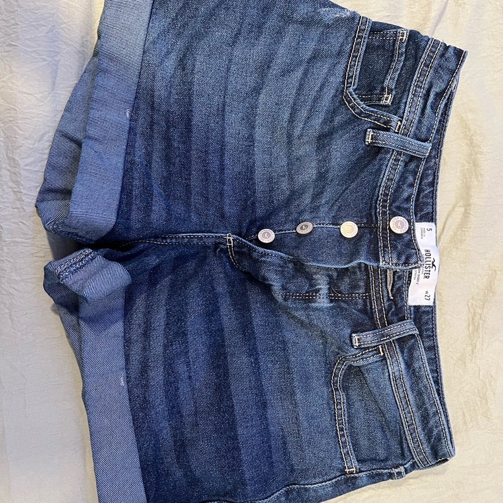 Curvy high rise mom jean shorts from Hollister